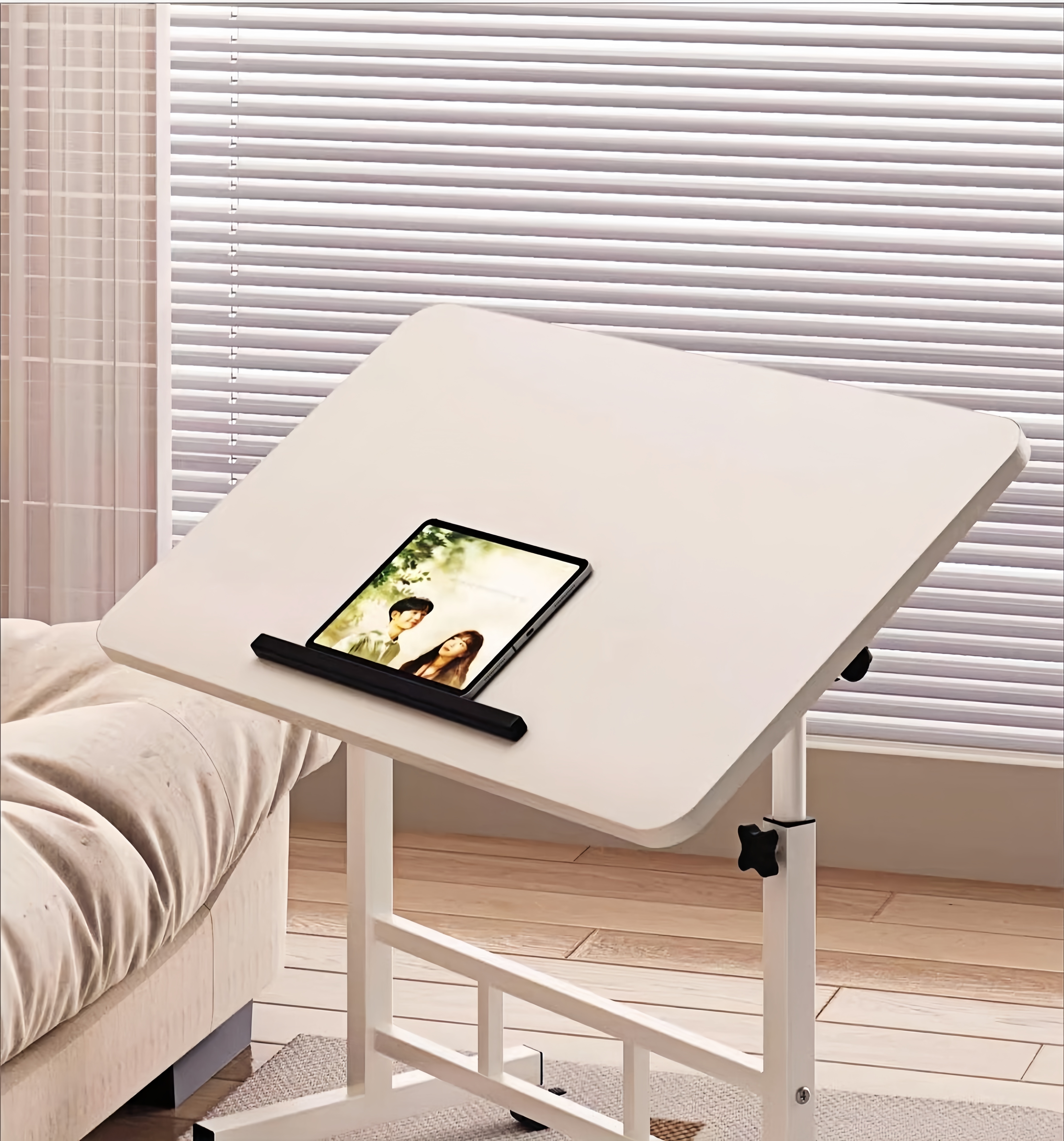 Lina Tilt Desk
